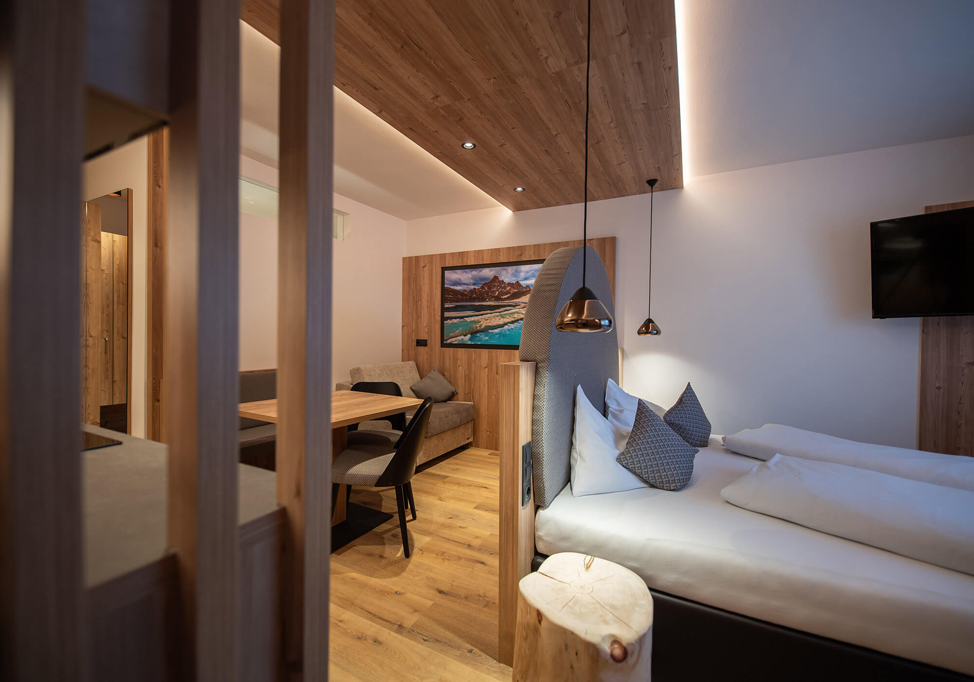 Living Suite XL - Tisch und Stühle